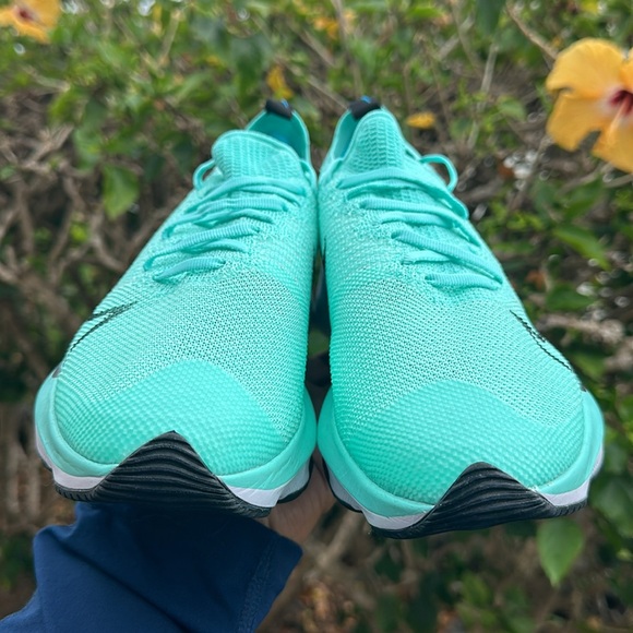 Nike Air Zoom Tempo FK (GS) Hyper Turquoise/Black Size 7Y / Womens 8.5 - Picture 2 of 8